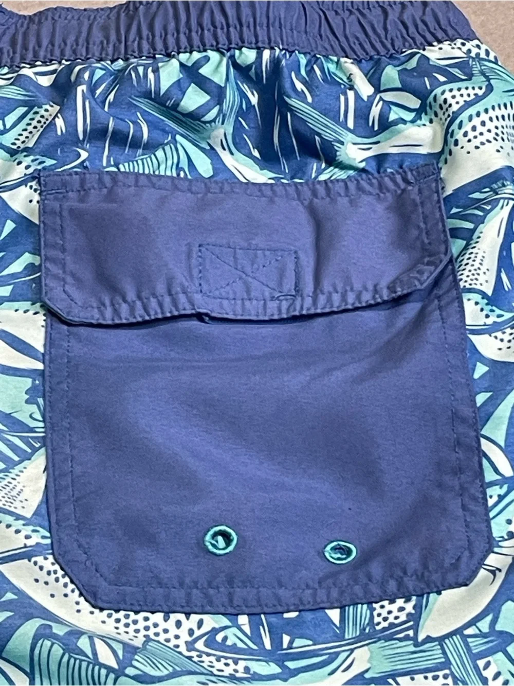 Vineyard Vines Blue & Aqua Fish-Print Swim Trunks Men’s Size L Resortwear Beach